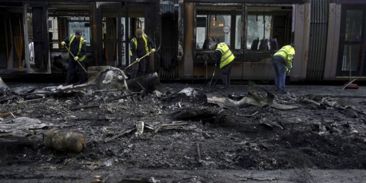 34 arrests in Ireland after riots