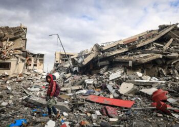 As truce in effect, Gaza residents venture out to observe destruction |  Israeli-Palestinian conflict News