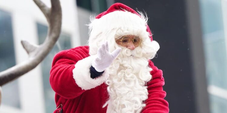 Celebrations: a grandmother uninvites her grandson… because he doesn’t believe in Santa Claus
