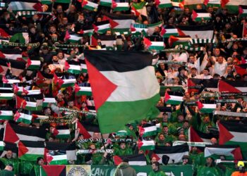Celtic fined for fans displaying Palestinian flag amid Israel-Gaza war |  Football news