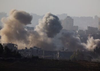 Hamas says 30 people killed in Israeli attack on UN school before Gaza truce |  Israeli-Palestinian conflict News