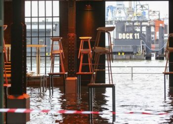 Heavy snowfall in Eastern Europe leaves several dead