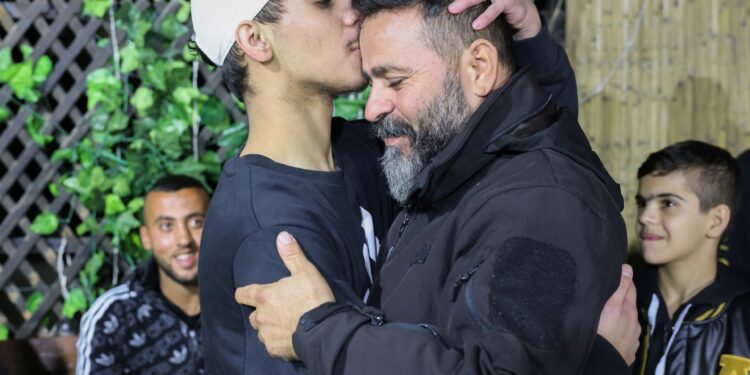 More Palestinian prisoners released as Israel-Hamas truce continues |  Palestinian Authority News