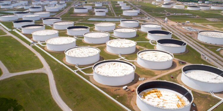 Oil continues to rise amid anticipation of the OPEC Plus meeting  Economy