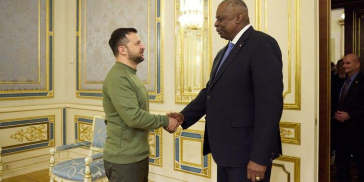 Pentagon chief in Ukraine to reassure American support