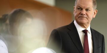 To emerge from the crisis and for the fourth time, Berlin will exceed its deficit ceiling