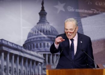 US Congress avoids paralysis after adopting budget extension
