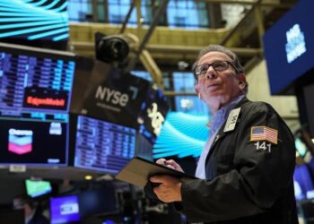 Wall Street climbs without Nvidia, before the Thanksgiving break