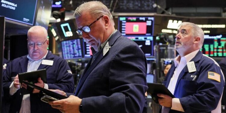 Wall Street corrects, while waiting for Nvidia