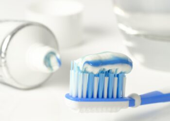 Daily tooth brushing linked to lower rates of pneumonia in hospitalized patients