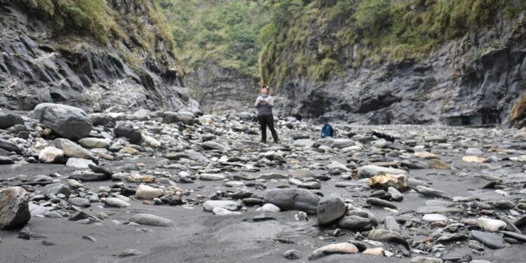 Drones capture new clues about how water shapes mountain ranges over time