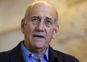 Ehud Olmert: Israel has two options, not a third