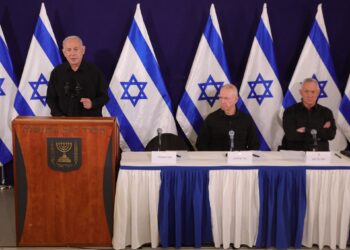 Gallant and Gantz refuse to attend a press conference with Netanyahu