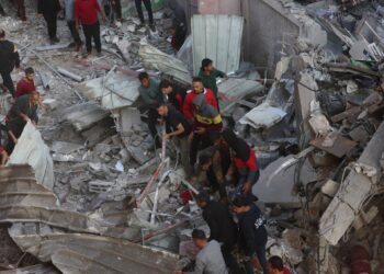 Gaza aid trucks stranded as Israel-Hamas war resumes |  Israeli-Palestinian conflict News