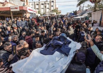 Gaza mourns the funeral of the martyr Samer Abu Daqqa |  With pictures
