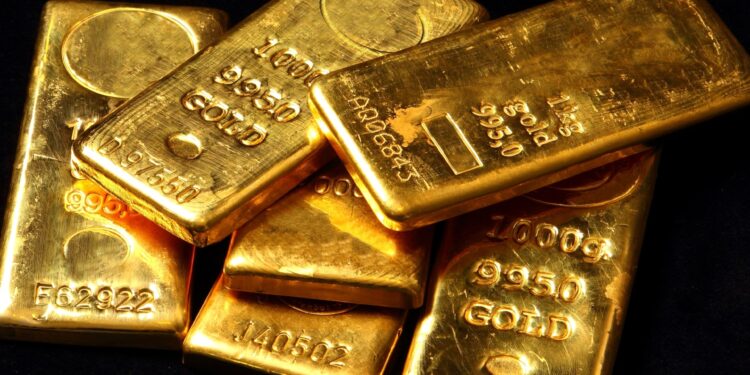 Gold rises supported by a decline in the dollar and a decline in US bond yields