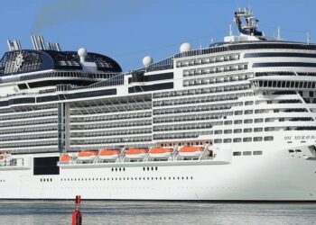 Goodbye swimsuits and sunscreen: Bahamas cruise diverted to Canada