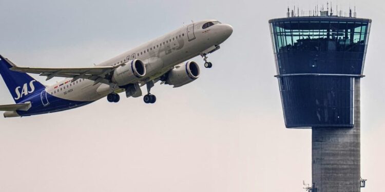 He flies from Copenhagen to Los Angeles without a ticket or passport