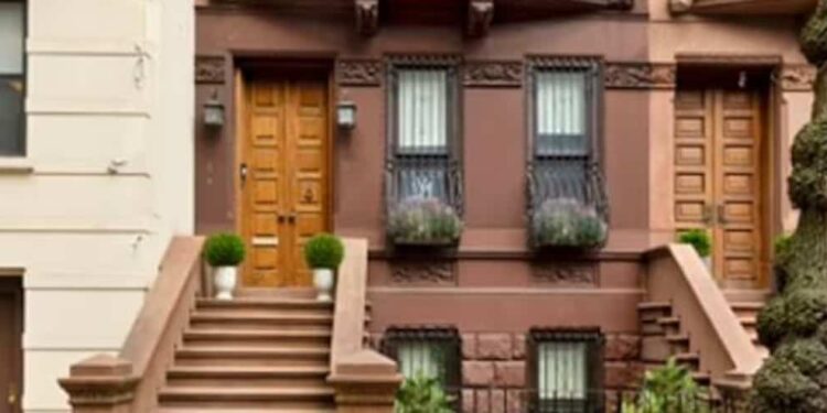 IN PICTURES |  “Mom, I Missed the Plane Again” House for Sale Just in Time for the Holidays