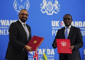 Immigration: UK and Rwanda sign new treaty