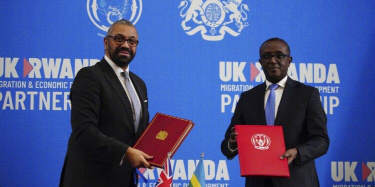 Immigration: UK and Rwanda sign new treaty
