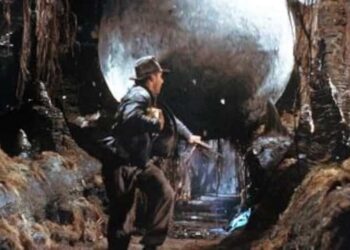 “Indiana Jones” style: He traps his old house and injures an FBI agent