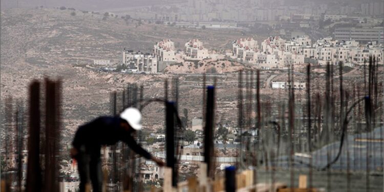 Israel turns to India to supply thousands of workers  Economy