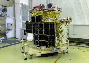 Japanese lunar lander enters lunar orbit