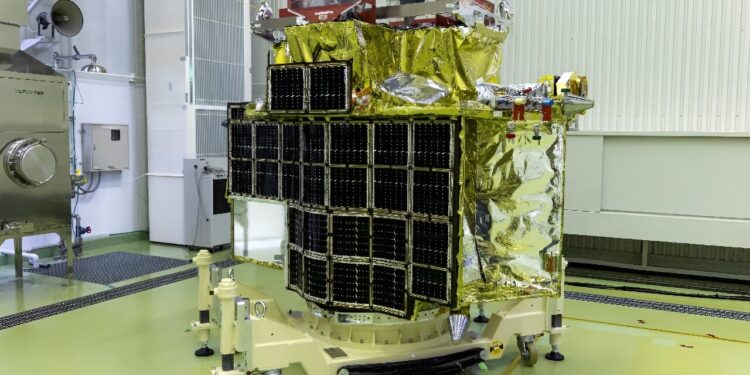 Japanese lunar lander enters lunar orbit