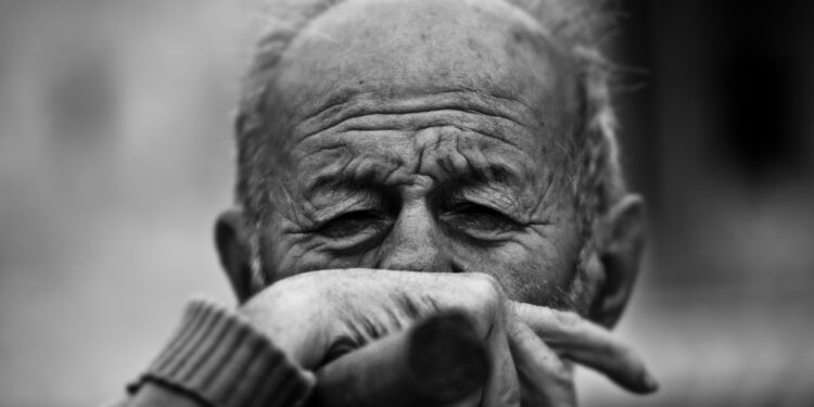 Light therapy could improve symptoms of Alzheimer’s disease