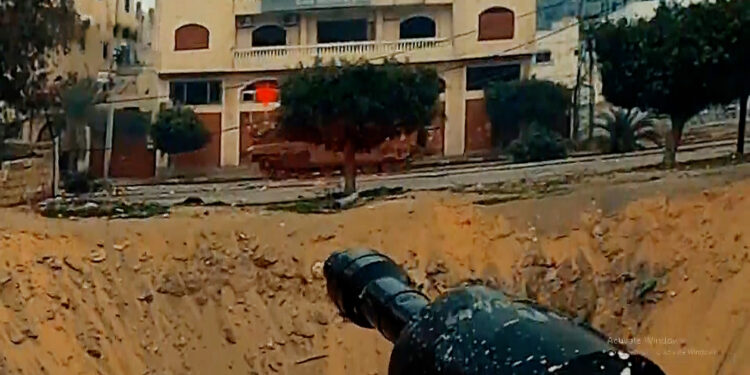 New scenes of battles between Al-Qassam fighters and the occupation forces in Gaza City  News