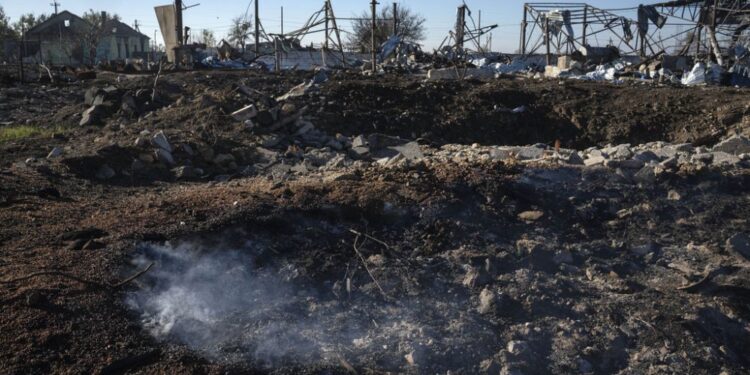 One dead and one injured in Russian bombings in Kherson