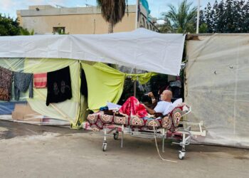 Only 1% were transferred for treatment.. Restricting the travel of the wounded from Gaza, a “previous death sentence”