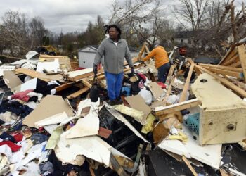 Severe storms kill 6, injure several in Tennessee