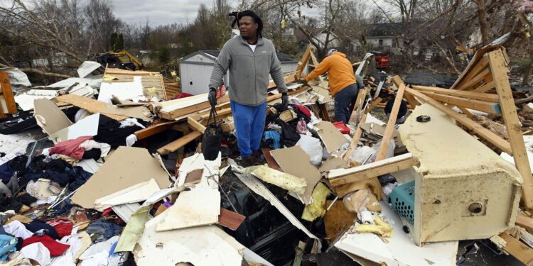 Severe storms kill 6, injure several in Tennessee