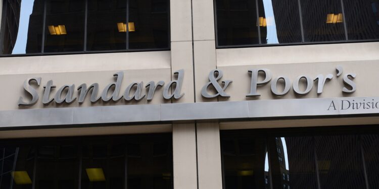 Standard & Poor’s adjusts its outlook for Turkey to positive  Economy