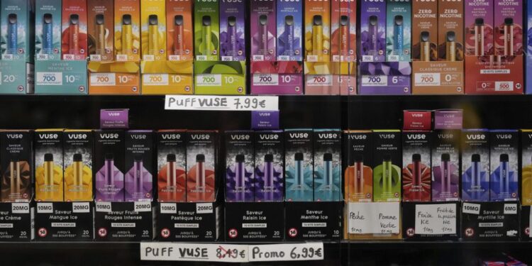 The Assembly adopts a text to ban disposable electronic cigarettes