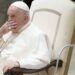 The Pope, suffering from flu symptoms, gives up speaking during his general audience
