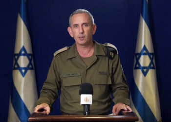The occupation army threatens Khan Yunis and sends additional forces to it