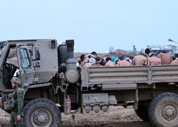 The occupation forces a Palestinian to wear an explosive belt and enter a tunnel in Gaza