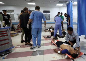 The tragedy of Gaza hospitals while treating patients, according to a doctor  Policy