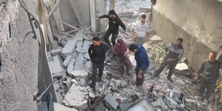 Violent Israeli bombardment on homes in the Sheikh Radwan neighborhood in Gaza  Programs