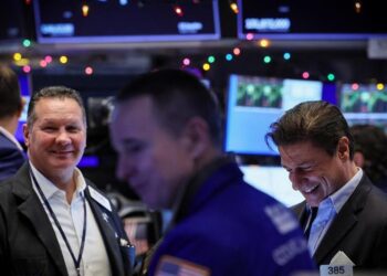 Wall Street continues to progress, before the Fed