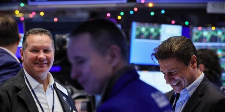 Wall Street continues to progress, before the Fed