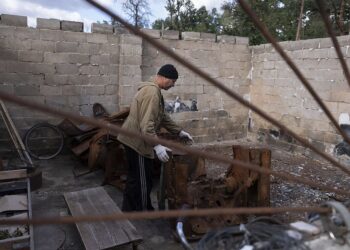 War in Ukraine: civilians and soldiers prepare for winter