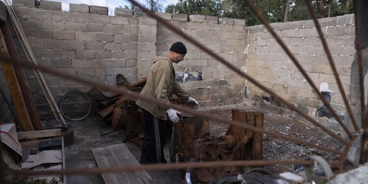 War in Ukraine: civilians and soldiers prepare for winter