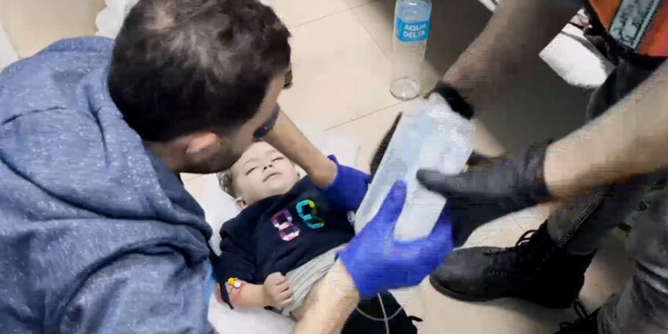 Watch.. A child cries from the intense pain he suffered as a result of the Israeli bombing of Deir al-Balah |  News