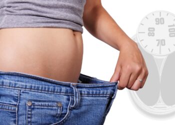 Weight loss through slimming significantly alters the microbiome and brain activity