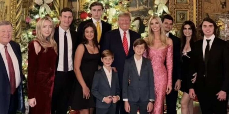 “Where is Melania?”: a big absence noted in the Trump family photo