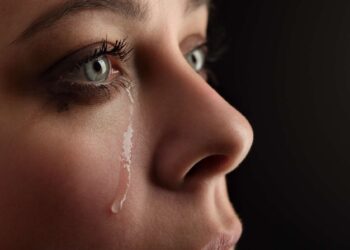 Women’s tears may send chemical signals that reduce male aggression